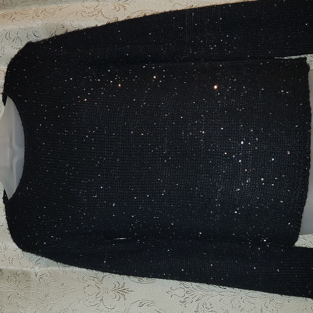 ☃️Black sequin sweater